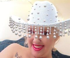Mature Lady Discreet Companionship in Central Atlanta - Image 8