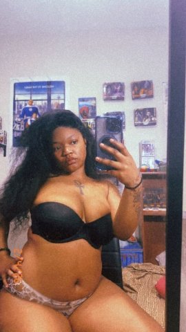 Denver CO Soft Spoken Female Escort for Curvy Conversation - 1