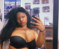 Denver escorts - Denver CO Soft Spoken Female Escort for Curvy Conversation