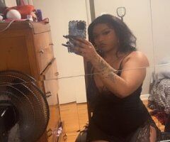 Denver CO Soft Spoken Female Escort for Curvy Conversation - Image 2