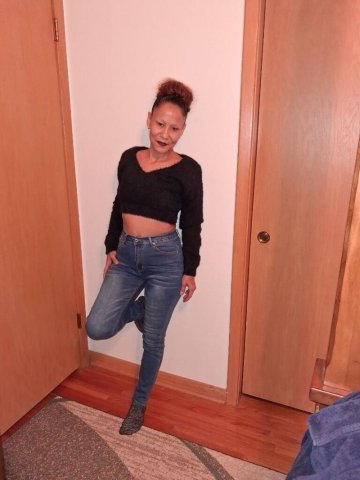 Minneapolis/St. Paul Petite Native American Female Escort — Incall, Outcall & Car Fun - 1
