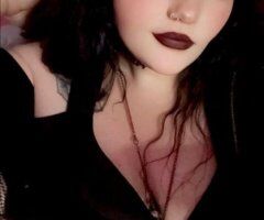 Cincinnati escorts - Mia (21F) in Cincinnati: GFE & Vanilla or Kinky Sessions (21+)