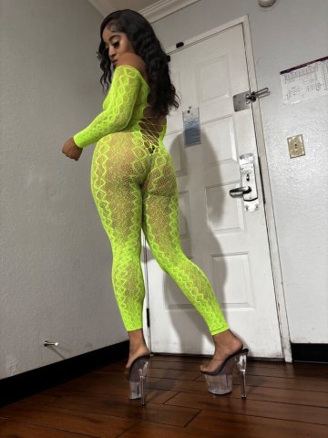 Upscale 5'2 “Pretty Princess” — throat goat & outcalls in Colorado Springs - 1