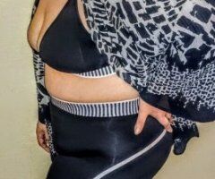 Chicago escorts - Mary (MILF) — 2 Girl Special & Swirl Request in Chicago