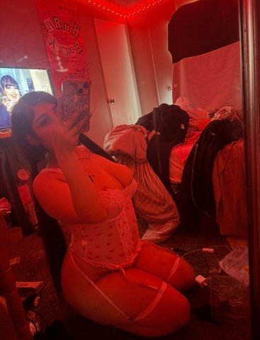Oklahoma City Luxury Escort — Booked Outcalls, Car Dates - 1