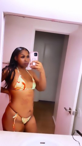 Sacramento CA Female Escort — head/ tongue-focused sessions - 1