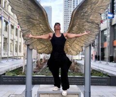 Miami Male Escort — Colombian Host with big 8-inch - Image 9