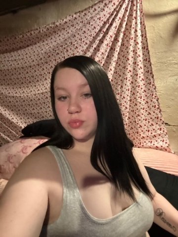 St. Louis Female Escort — 2 girl + FaceTime calls & content - 1