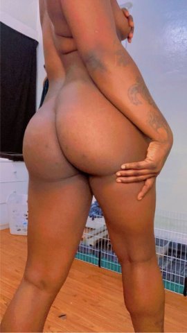 Milwaukee Female Escort — Outcalls / Cardates Only - 1