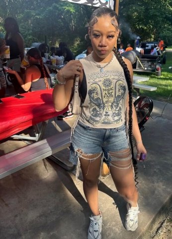 Sweet Looks, Savage Vibes — Female Escort in Southern West Virginia - 1