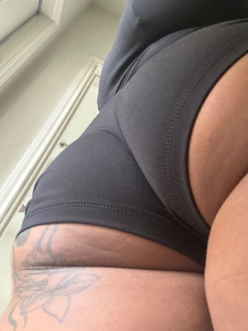 Houston Female Escort — Upscale Outcalls, Cash/Chime/Zelle/PayPal - 1