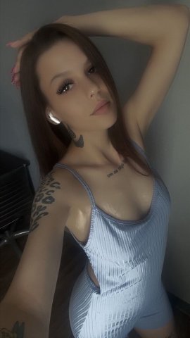 Toledo Escort — 5'5 Petite Flexible Escort (No Bare / No GFE) - 1