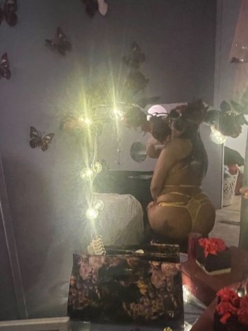Dayton OH Female Escort — GFE & kinks, car or in-call experience - 1