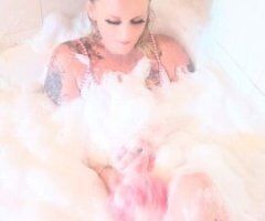 Bakersfield Bi Female Escort — In-call Jacuzzi & Outcalls - Image 2
