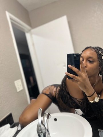 Merced CA Luxury Escort — Private Sessions with FaceTime or Google Meet - 1