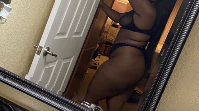 Amber in Fresno CA — Female Escort for Full-Service Sex Therapy Style Visits - 1