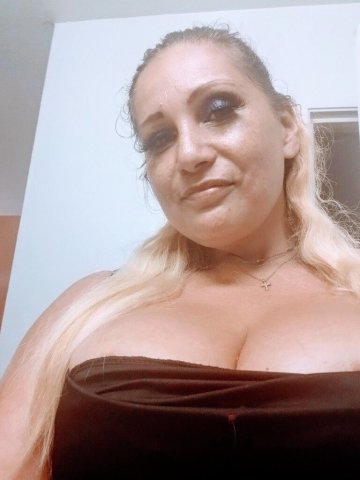 Long Beach CA Escort — Discreet No-Hassle Service - 1