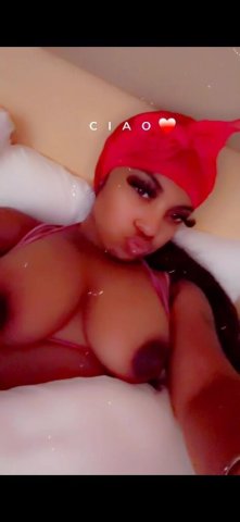 Petite Raleigh-Durham Escort — Discreet Oral - 1