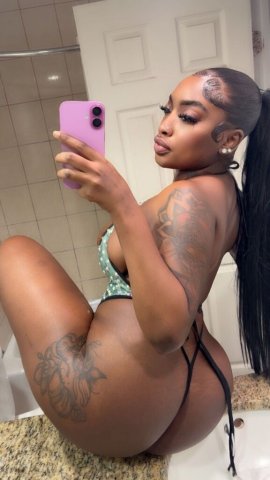 Los Angeles Chocolate Female Escort — Cum Daddy (Qv specials), 2-girl - 1