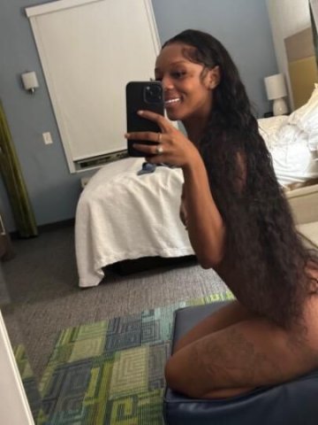 Louisville KY Outcalls & Carplay — Petite Wet & Freaky Service - 1