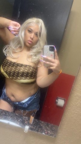 Omaha Curvy Busty Female Escort — Sweet sensual companion - 1