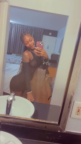 Little Rock Female Escort — Incalls, naked at the door - 1