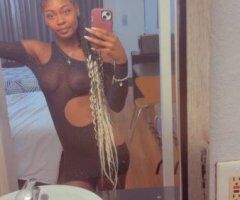 Little Rock Female Escort — Incalls, naked at the door - Image 2