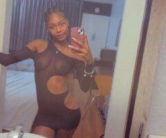 Little Rock Female Escort — Incalls, naked at the door - Image 5