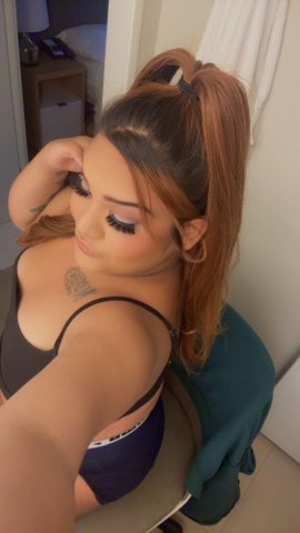 Allie (21) — InCall, FaceTime & Travel - 1
