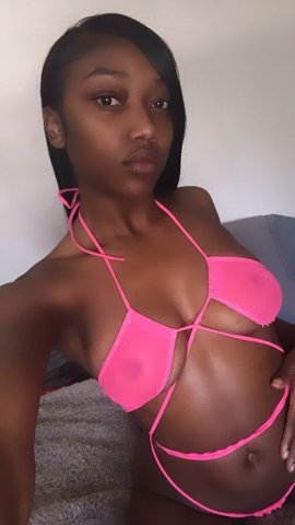 Petite ebony escort in Stockton, CA — outcalls only & car play - 1