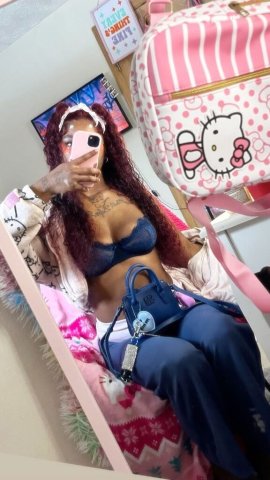Petite visiting escort — Bronx outcalls, couples welcomed - 1