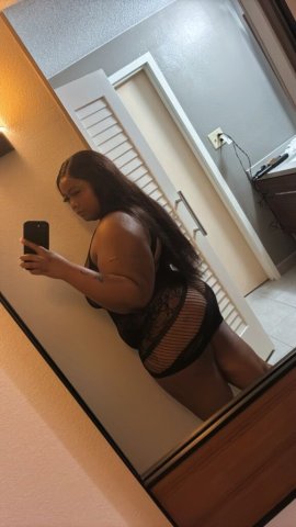Sadie (Seattle) Incall & Outcall Hosting — Companion, NURU, BDSM - 1
