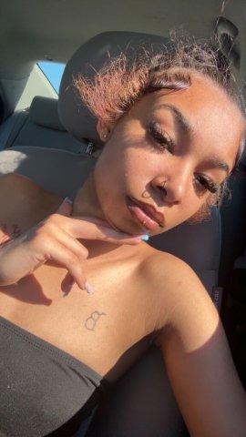 Sweet Candy Vibes — Portland Female Escort (Outcalls, Incalls, Fetish-Friendly) - 1