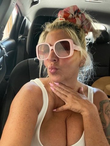Mature Woman Looking for Mature Men — 56 - 1