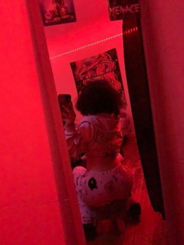 Petite Curvy Female Escort (NYC) — Outcalls, Facetime Verify - 1