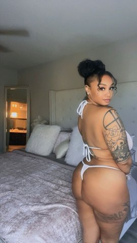 Miami Female Escort — Incall, Outcall, Sensual Massage & FT Shows - 1