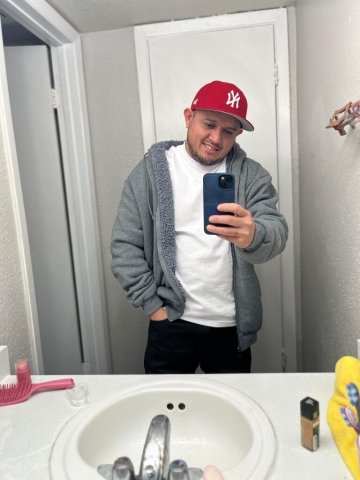 Hombre latino de 26 años en Houston: trios discretos (inglés y español) - 1