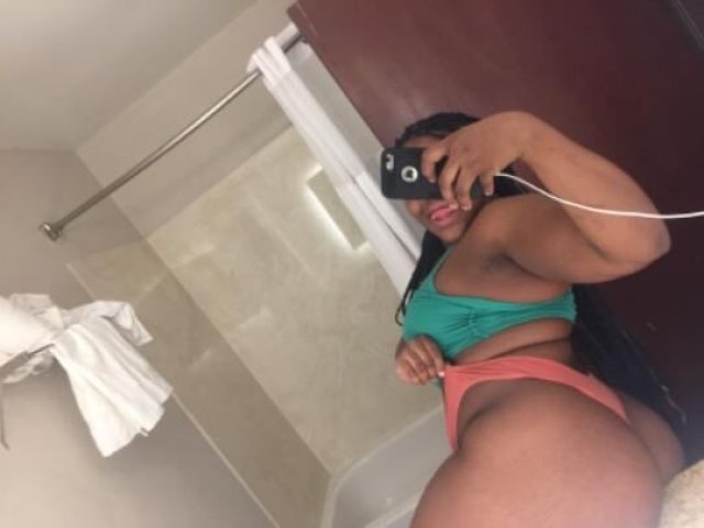 Detroit MI Female Escort — Thick Body Service & Two-Girl Requests - 1