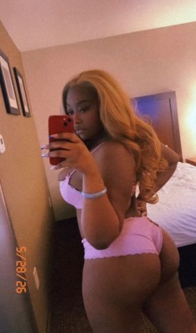 Naomii — Incalls for Thick & Wet, Huge Tits & Creamy Pussy - 1
