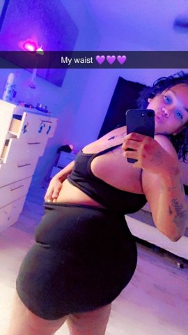 Moon Escort (Daddy♀) — Massage, Eating, Shower + Party Favors - 1