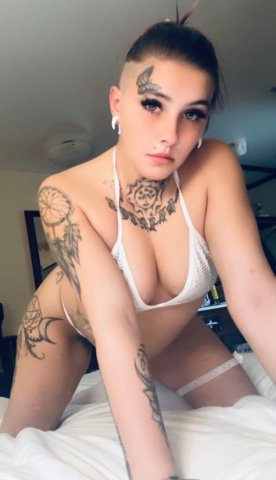 Tattooed Baddie  In-Escort Hosting Tonight (Incalls in Medford, Outcalls to Grantspass) - 1