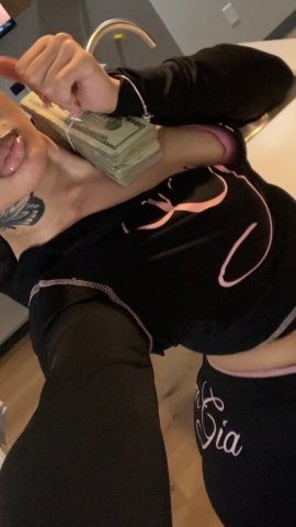 Milwaukee Female Escort — Incalls, Outcalls, and Carplay - 1