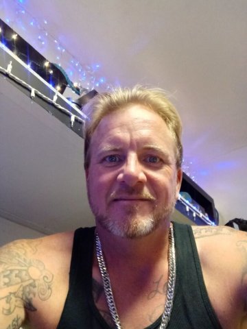 Tampa FL Blonde Blue-Eyed Male Escort — Fun, first-serve - 1