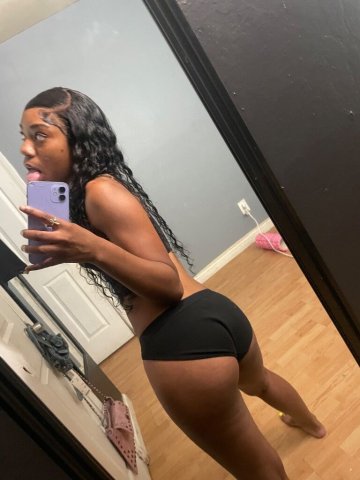 Petite Bombshell Female Escort in Modesto — Virtual Dating & BDSM/Kink - 1