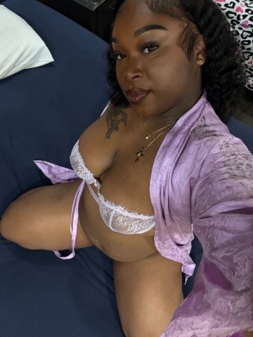 Cleveland, Ohio Female Escort — discreet outcall & mouth skills - 1