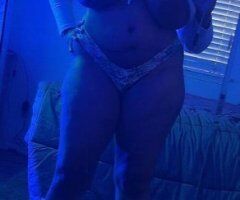 Oklahoma City, OK Female Escort — Tight Grip - Image 2