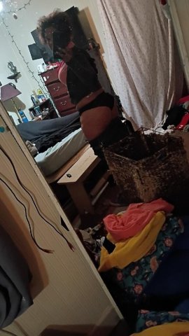 Piper — Mixed Female Escort for Friday Party Time (St. Louis, MO) - 1