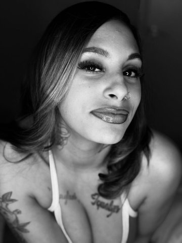 Austin, TX Female Escort — In-Calls with Deposit, 24/7 Facetime/Google Meet Verification - 1