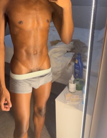 Baltimore Outcalls Male Escort — Spoiling treatments & surprises - 1