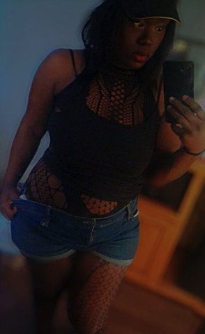 Sweet Lips & Thick Hips Incall in Midland - 1